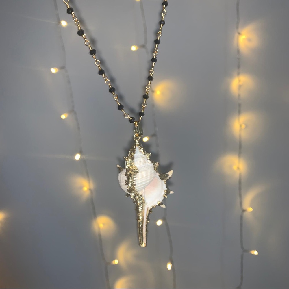 Golden Alba Pendant Necklace - Picture 3 of 6